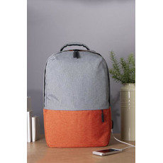 Zaino portacomputer con cavo USB interno