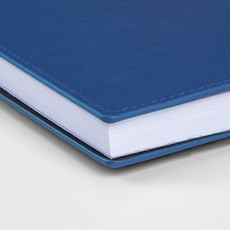 Dettaglio bordo in colore abbinato