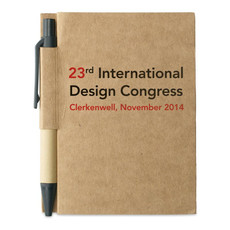 Quaderno in cartone riciclato e penna blu ecologica colore nero