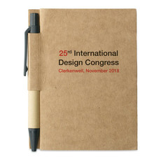 Quaderno in cartone riciclato e penna blu ecologica colore nero