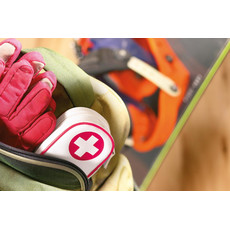 Kit Primo Soccorso in astuccio PVC con bendaggi colore rosso