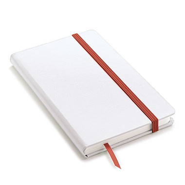 Quaderno bianco con pagine a righe