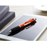 Penna a sfera touch con luce che illumina il logo sul fusto colore arancio
